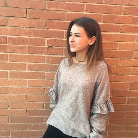 Meet your Posher, Laia - Picture 1 of 1